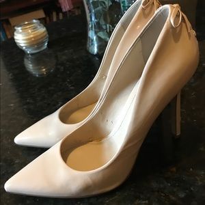 Enzo Off White Pumps Size 9